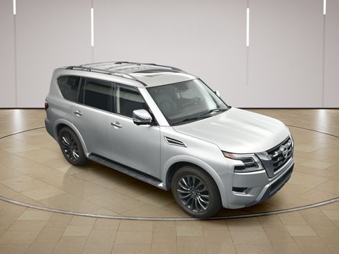 Certified 2024 Nissan Armada Platinum w/ Captain's Chairs Package RWD image 36