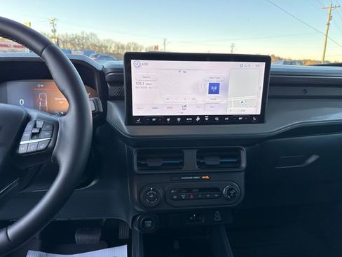 Used 2025 Ford Maverick Lobo image 17