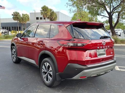 Used 2021 Nissan Rogue SV FWD image 12