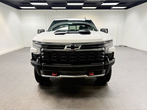 New 2026 Chevrolet Silverado 1500 ZR2 image 9