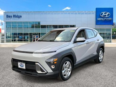 Used 2024 Hyundai Kona SE FWD image 8