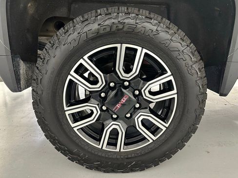 Used 2022 GMC Sierra 2500 AT4 image 65