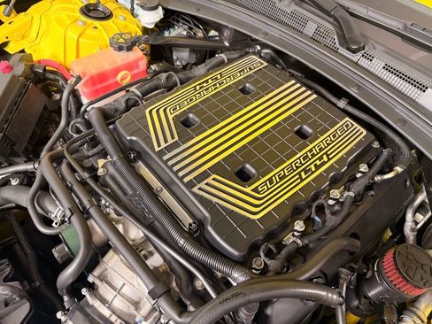 Used 2018 Chevrolet Camaro ZL1 RWD image 32