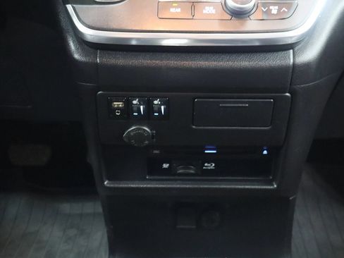Used 2017 Toyota Sienna SE Premium FWD image 29