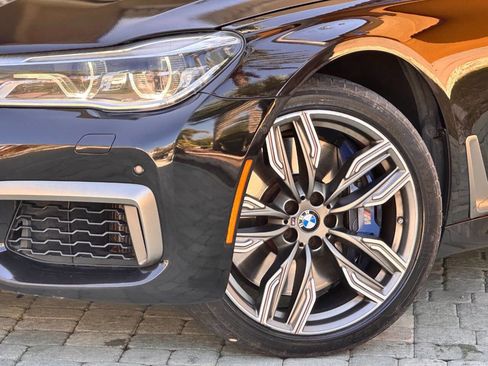 Used 2018 BMW M760i xDrive image 4