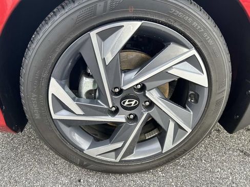 Certified 2025 Hyundai Elantra Sport image 9