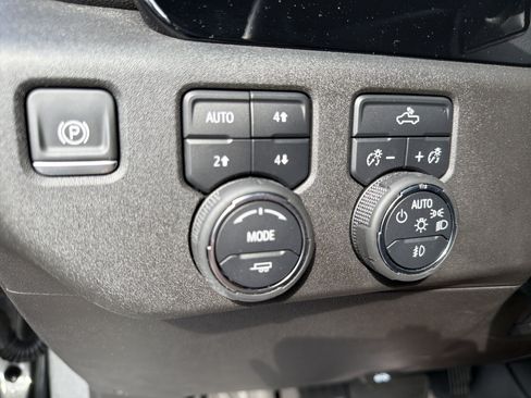 Used 2025 Chevrolet Silverado 1500 RST AWD/4WD image 31