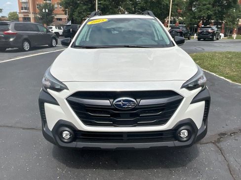 Used 2025 Subaru Outback Premium w/ Popular Package #1A AWD/4WD image 2