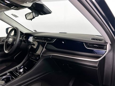 Used 2023 Jeep Grand Cherokee 4WD 4xe image 28