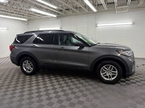 New 2026 Ford Explorer Active w/ Active Comfort Package RWD image 3