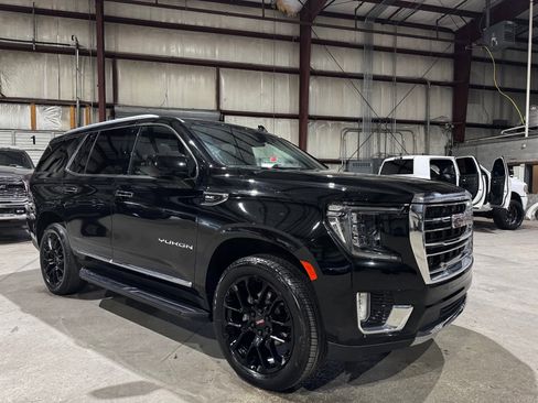 Used 2023 GMC Yukon SLT image 2