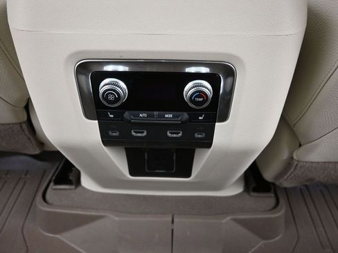 Used 2021 GMC Yukon XL Denali w/ Denali Premium Package RWD image 14