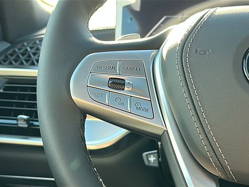 New 2026 BMW X7 xDrive40i w/ Premium Package image 21