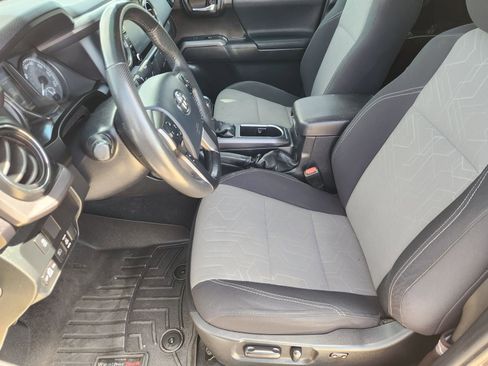 Used 2020 Toyota Tacoma TRD Off-Road image 16