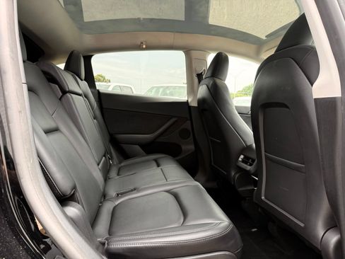 Used 2023 Tesla Model Y Long Range AWD/4WD image 19