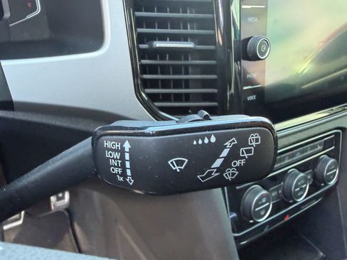 Used 2021 Volkswagen Atlas SEL Premium AWD/4WD image 16
