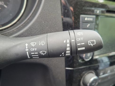Used 2021 Nissan Rogue Sport S FWD image 18