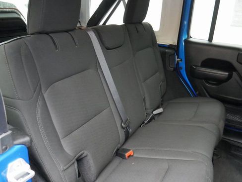 Used 2022 Jeep Wrangler Unlimited Sport image 24