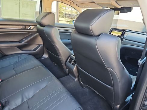 Used 2018 Honda Accord EX-L image 16