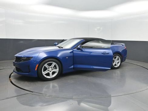 Used 2020 Chevrolet Camaro LT RWD image 34