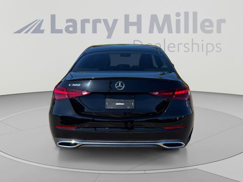 Used 2022 Mercedes-Benz C 300 Sedan image 4