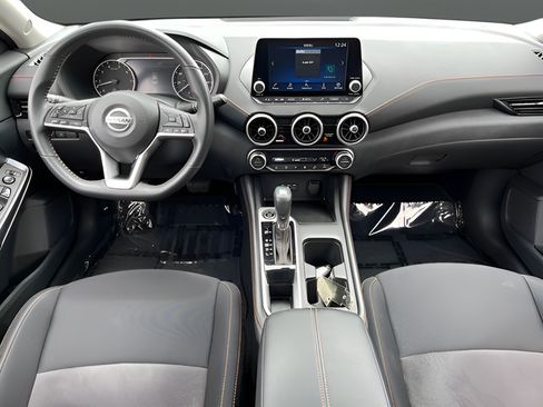 Used 2022 Nissan Sentra SR w/ Lighting Package FWD image 15