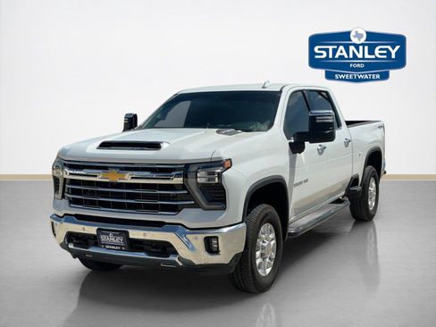 Used 2025 Chevrolet Silverado 2500 LTZ w/ LTZ Convenience Package AWD/4WD image 3