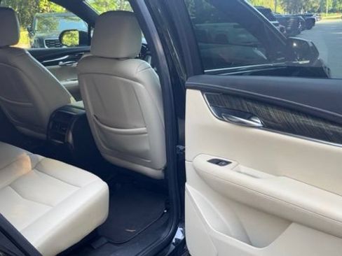 Used 2019 Cadillac XT5 FWD image 12