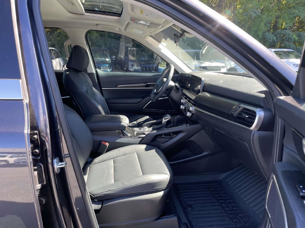 Used 2025 Kia Telluride S FWD image 12