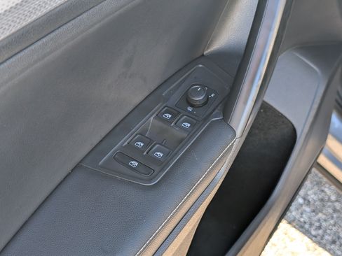 Used 2024 Volkswagen Tiguan S FWD image 17
