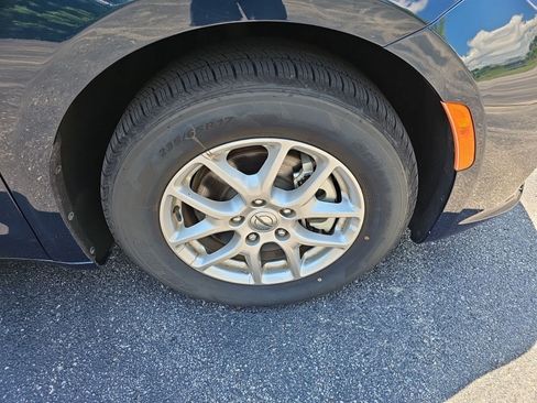 Used 2023 Chrysler Pacifica Touring-L FWD image 9