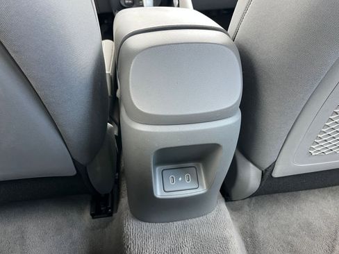 Used 2025 Hyundai Elantra SEL FWD image 23