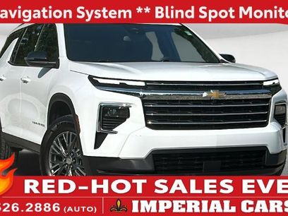 Used 2025 Chevrolet Traverse LT