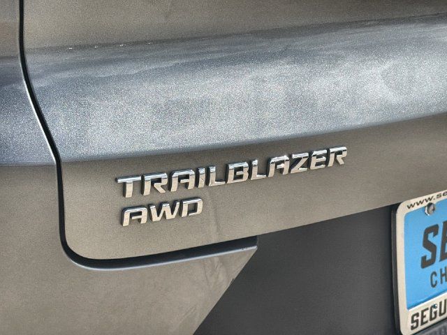 Used 2025 Chevrolet TrailBlazer LT AWD/4WD image 30