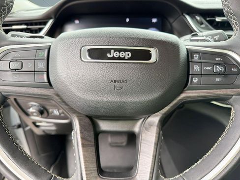 Used 2024 Jeep Grand Cherokee L Limited w/ Luxury Tech Group II image 17