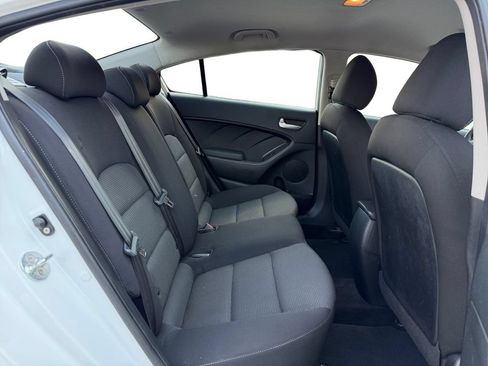 Used 2018 Kia Forte LX FWD image 19