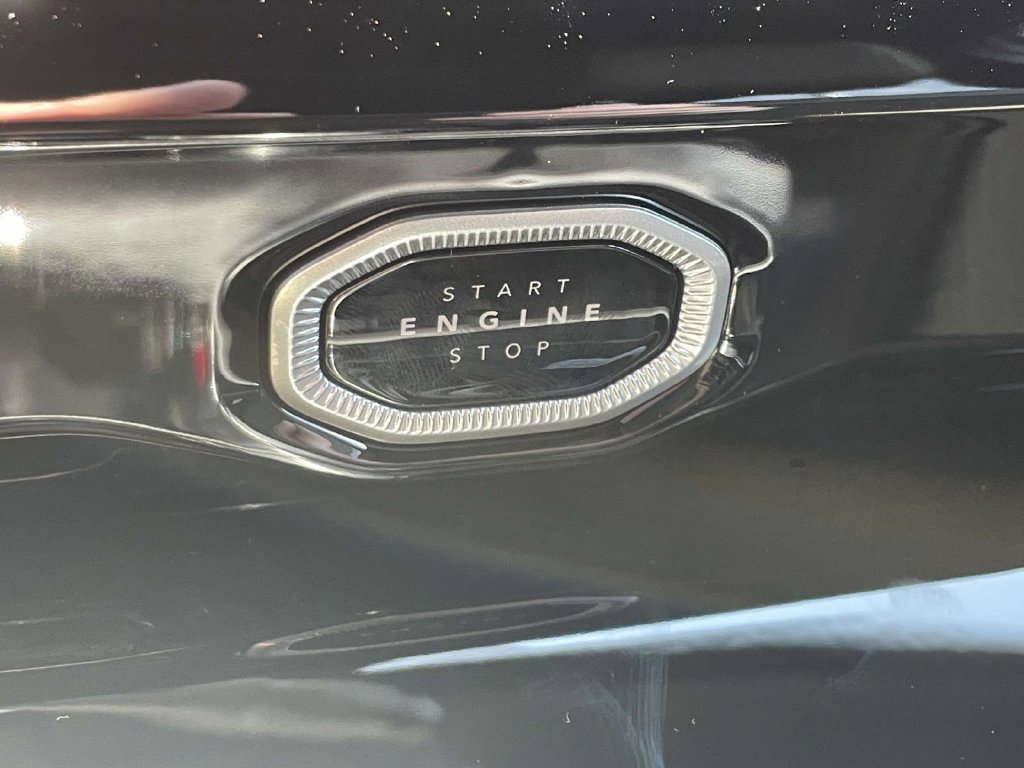 New 2027 Jeep Grand Cherokee Altitude RWD image 39