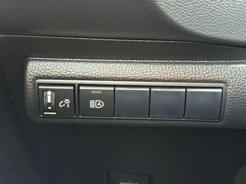 Used 2020 Toyota Corolla SE image 31