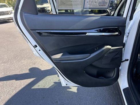 Used 2023 Kia Seltos EX image 13