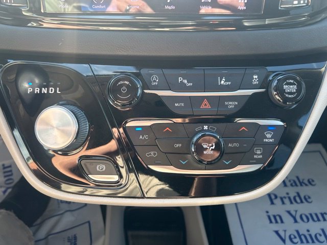 Used 2022 Chrysler Pacifica Touring-L FWD image 23