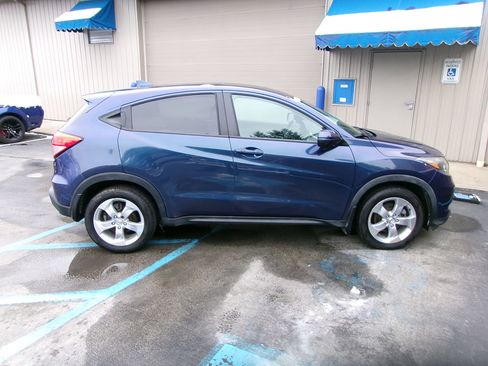 Used 2016 Honda HR-V EX image 6