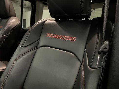 Certified 2024 Jeep Wrangler Unlimited Rubicon image 19