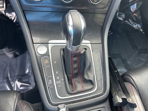 Used 2015 Volkswagen Golf 4-Door image 41