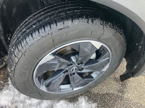 Used 2025 Nissan Rogue SV image 26