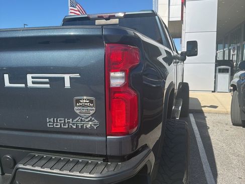 Used 2020 Chevrolet Silverado 2500 High Country image 8