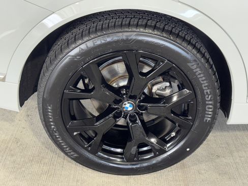 Certified 2025 BMW X7 xDrive40i w/ Premium Package image 37