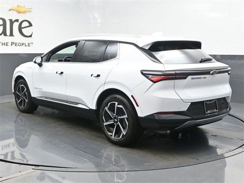 New 2025 Chevrolet Equinox EV LT image 14