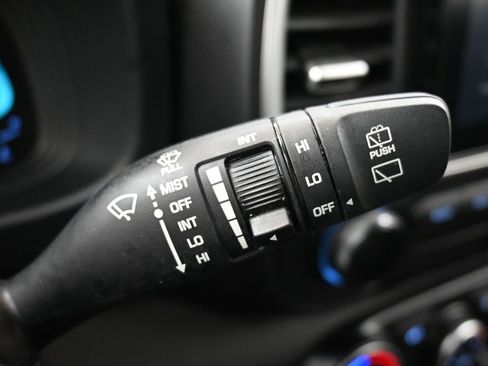 Certified 2023 Hyundai Venue SE image 28