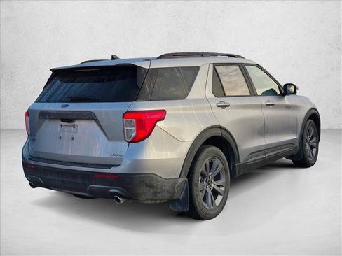 Certified 2021 Ford Explorer XLT w/ Equipment Group 202A AWD/4WD image 5