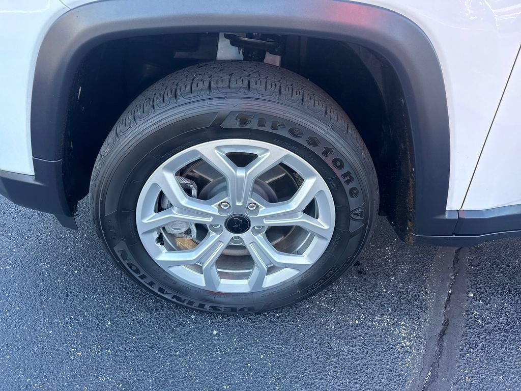 Used 2025 Jeep Compass Latitude AWD/4WD image 19